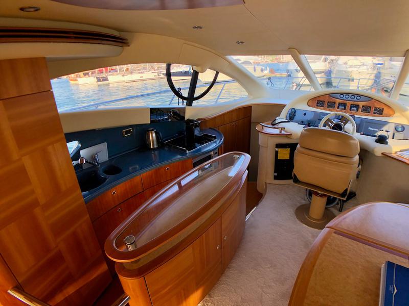 Book yachts online - motorboat - Azimut 55 - Cosmos - rent