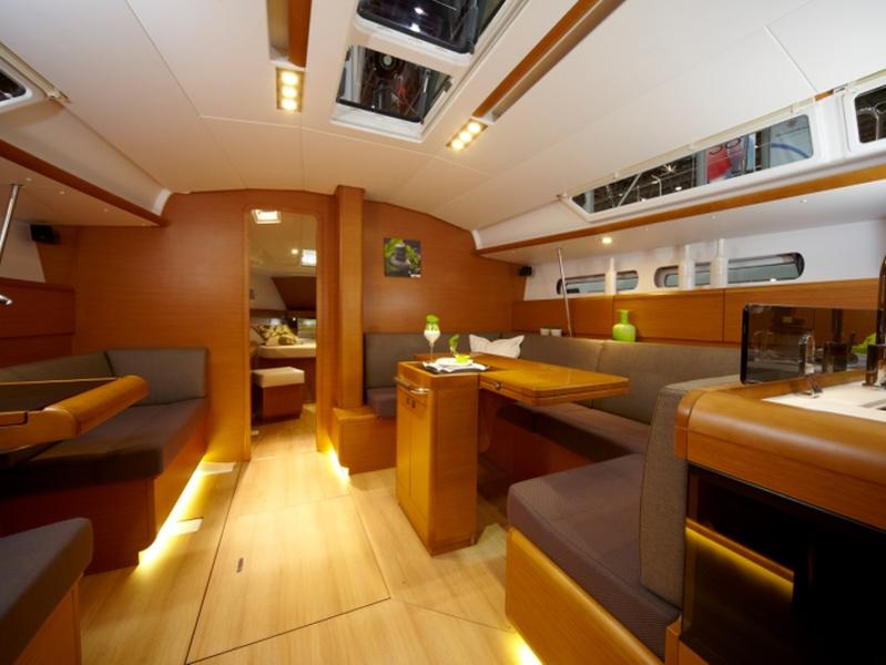 Book yachts online - sailboat - Sun Odyssey 439 - EC- 439-12-G - rent