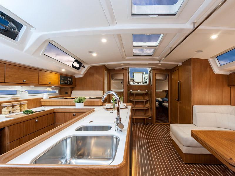 Book yachts online - sailboat - Bavaria Cruiser 56 - EC- 56C-14-G - rent