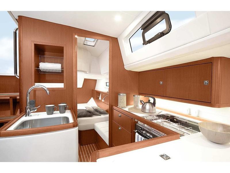 Book yachts online - sailboat - Bavaria C42 - PRES-C42-22-G - rent