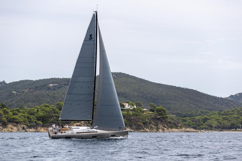 Book yachts online - sailboat - First 44 - CHECKMATE - rent