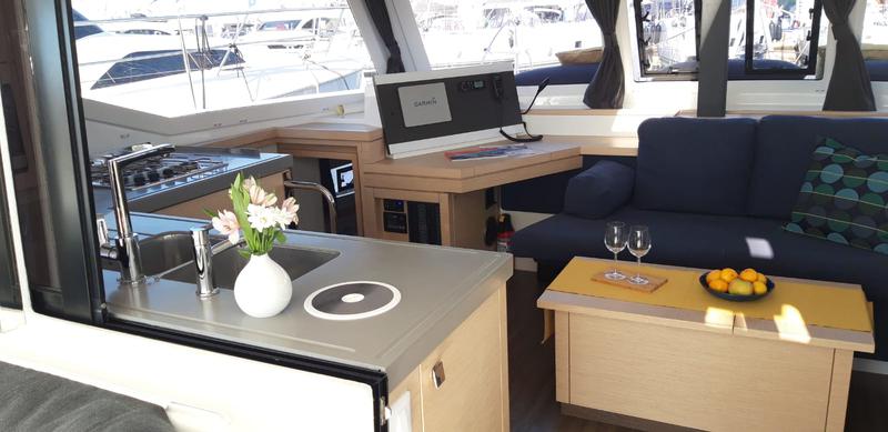 Book yachts online - catamaran - Lucia 40 - NALA - rent