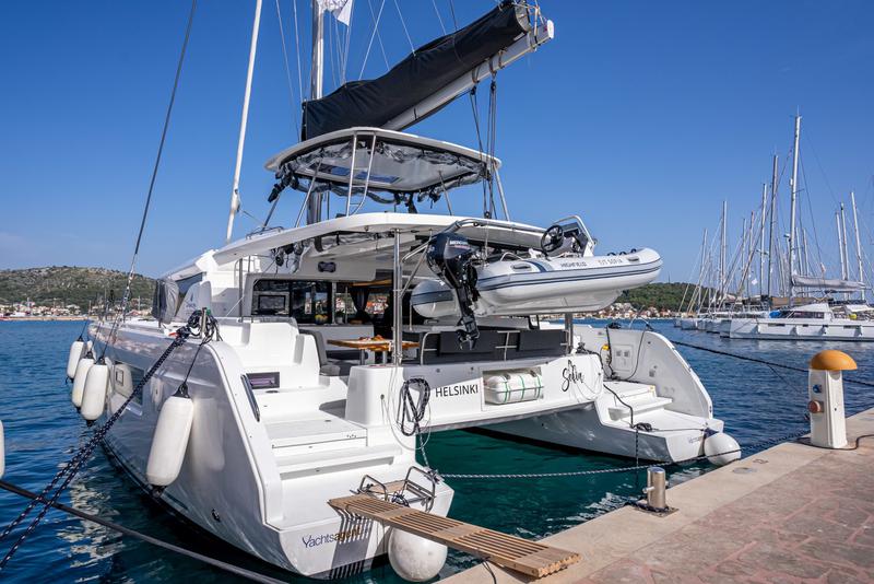 Book yachts online - catamaran - Lagoon 46 - SOFIA - rent