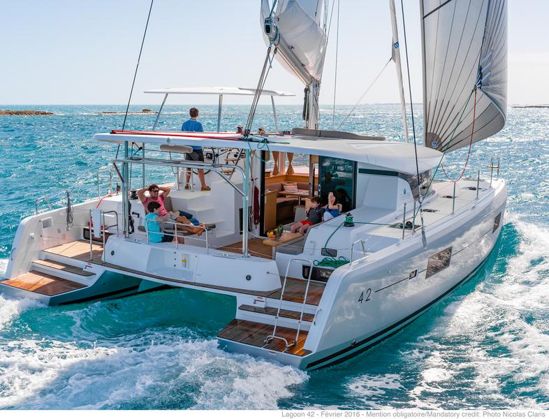 Book yachts online - catamaran - Lagoon 42 - GIOIA - rent