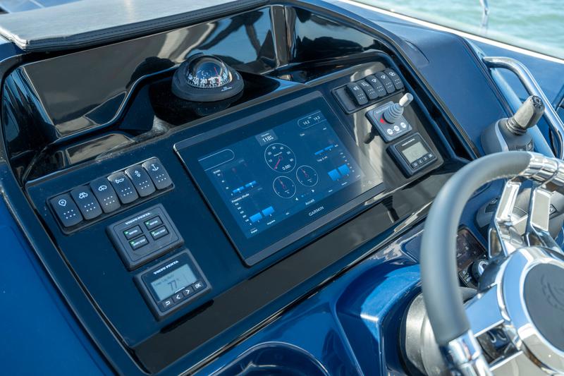 Book yachts online - motorboat - Gran Turismo 41 - MIAMI VICE - rent