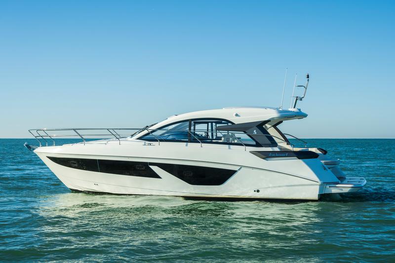 Book yachts online - motorboat - Gran Turismo 41 - MIAMI VICE - rent