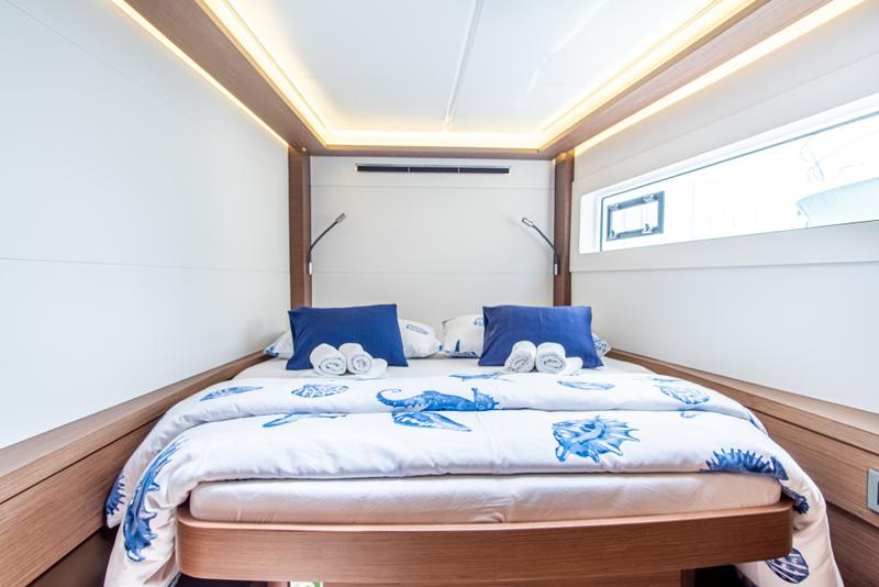 Book yachts online - catamaran - Lagoon 46 - QUEEN NIKA - rent