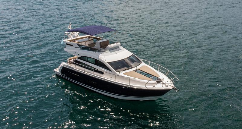 Book yachts online - motorboat - Fairline Squadron 42 - Solitaire - rent