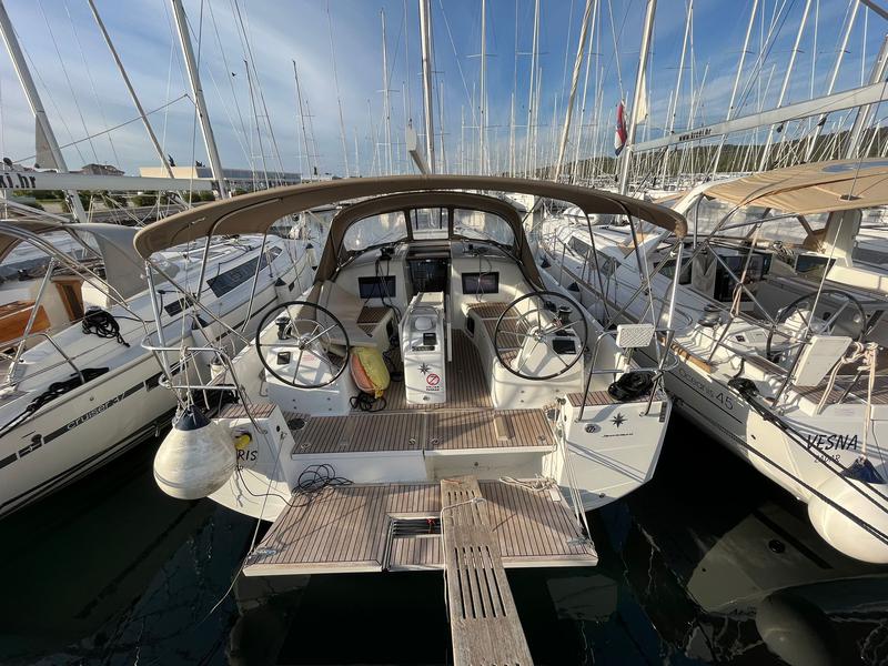 Book yachts online - sailboat - Sun Odyssey 410 - POLARIS  - rent