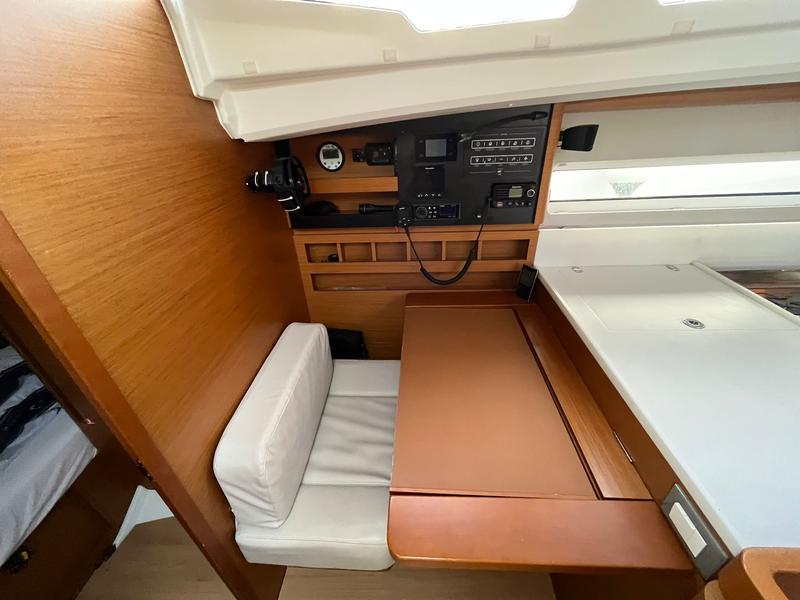 Book yachts online - sailboat - Sun Odyssey 440 - PETRA - rent