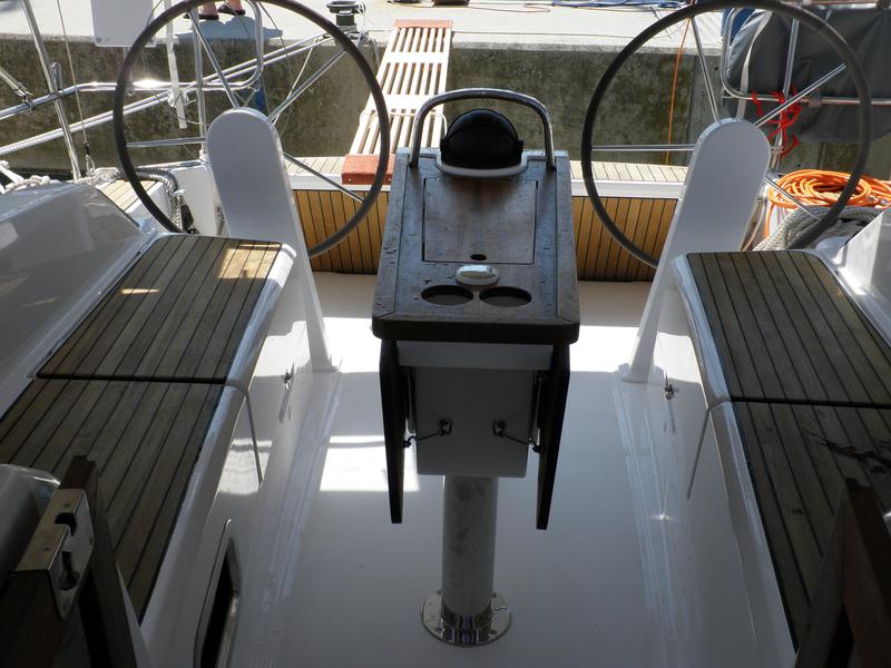 Book yachts online - sailboat - Bavaria Cruiser 34 - TIKA - rent