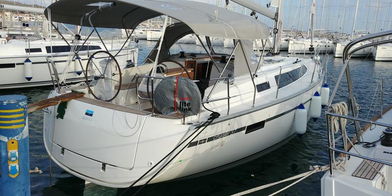 Book yachts online - sailboat - Bavaria Cruiser 37 - ALEGRIA - rent