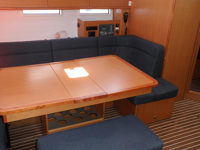 Book yachts online - sailboat - Bavaria Cruiser 34 - TAKA - rent