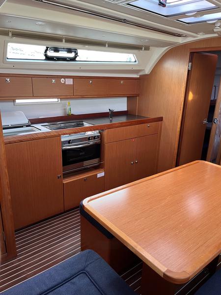 Book yachts online - sailboat - Bavaria Cruiser 41 - VILMA - rent