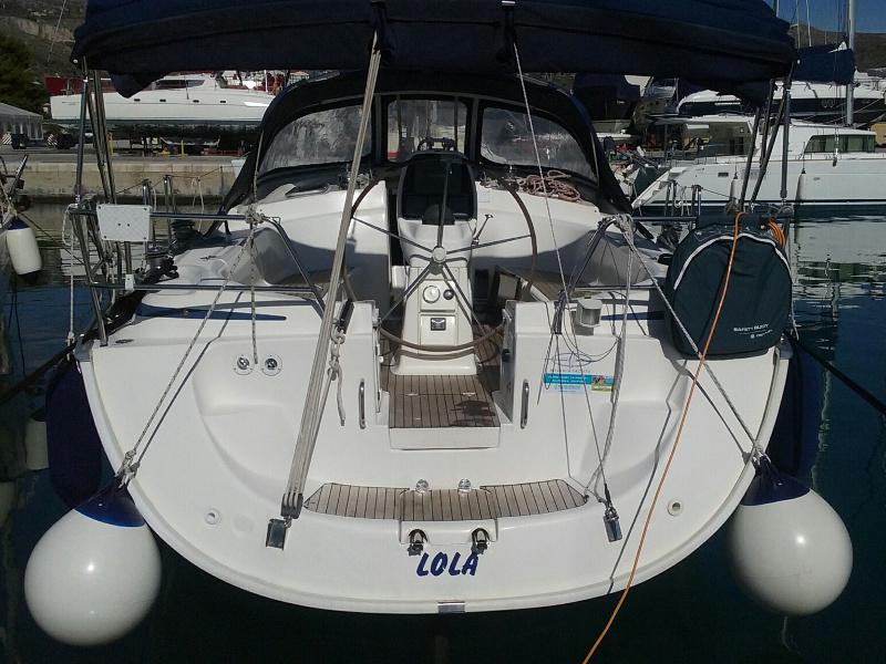 Book yachts online - sailboat - Bavaria 39 Cruiser - LOLA - rent