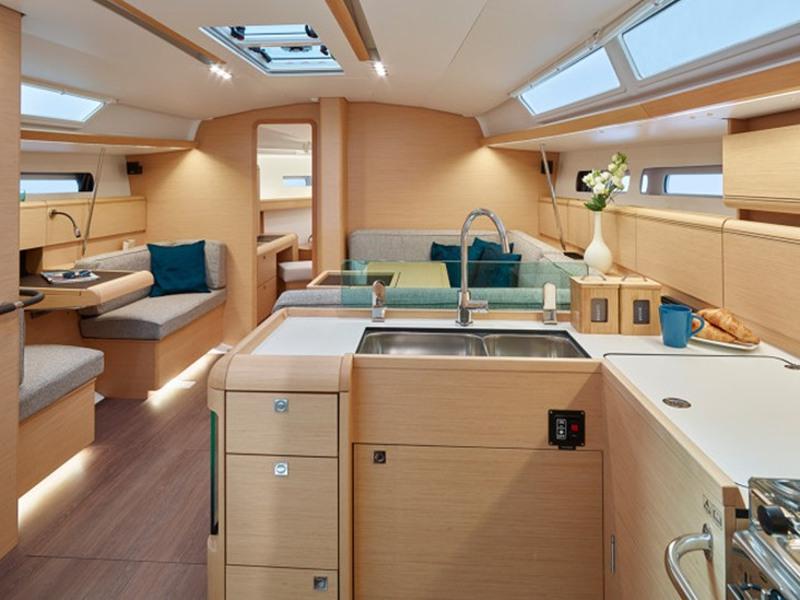 Book yachts online - sailboat - Sun Odyssey 449 - 3 AMIGOS - rent