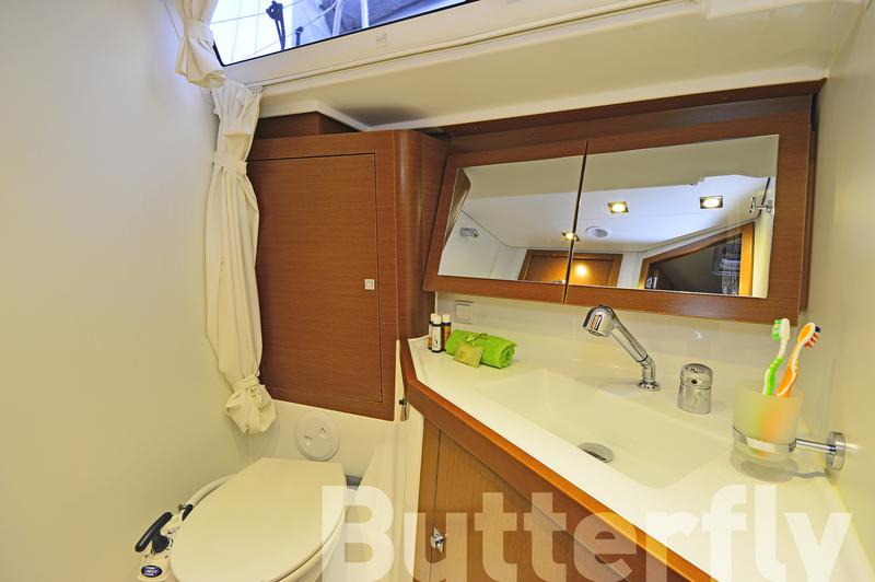 Book yachts online - sailboat - Oceanis 45 - Butterfly - rent