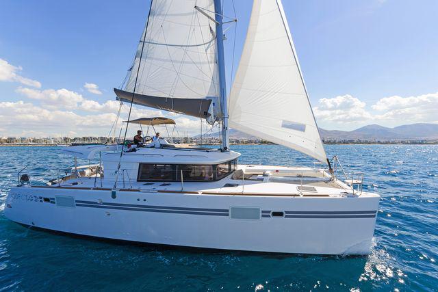 Book yachts online - catamaran - Lagoon 450  Fly A/C &amp; GEN &amp; WM - Caretta Nana - rent