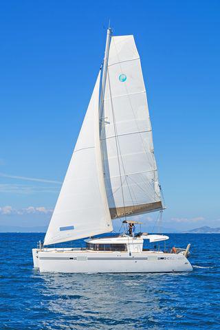 Book yachts online - catamaran - Lagoon 450 Fly A/C &amp; GEN - MARIA - rent