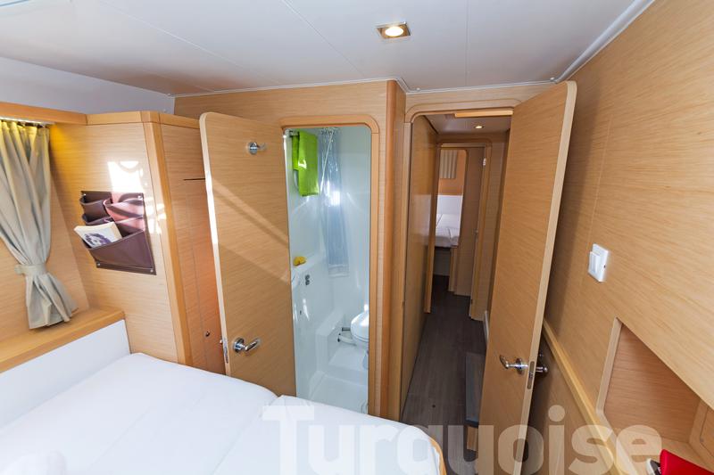 Book yachts online - catamaran - Lagoon 400 S2. - Turquoise - rent