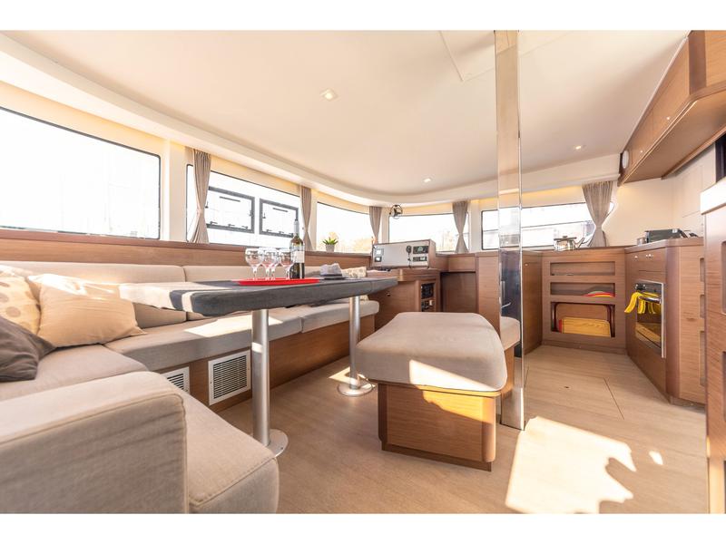 Book yachts online - catamaran - Lagoon 42 A/C &amp; GEN. - MAROU - rent