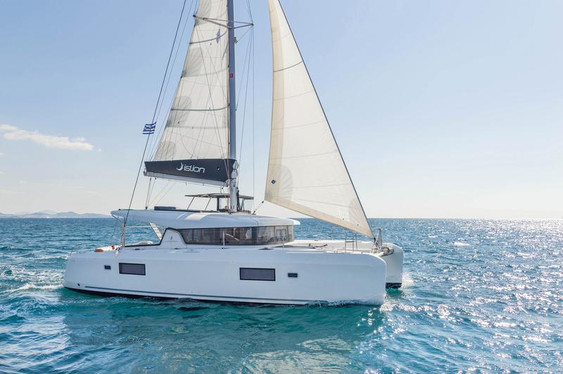 Book yachts online - catamaran - Lagoon 42 A/C &amp; GEN. - FANTASEA - rent