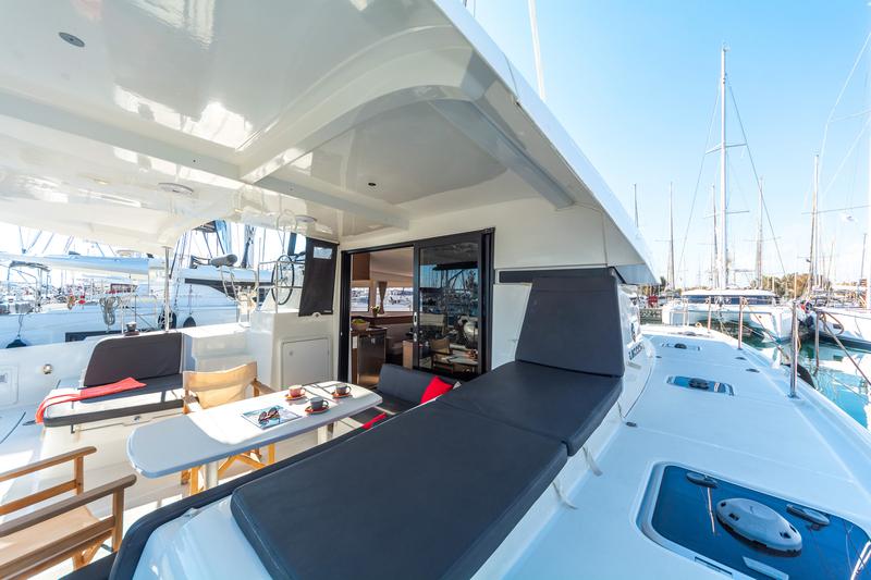 Book yachts online - catamaran - Lagoon 42 A/C &amp; GEN &amp; WM - AMICI - rent