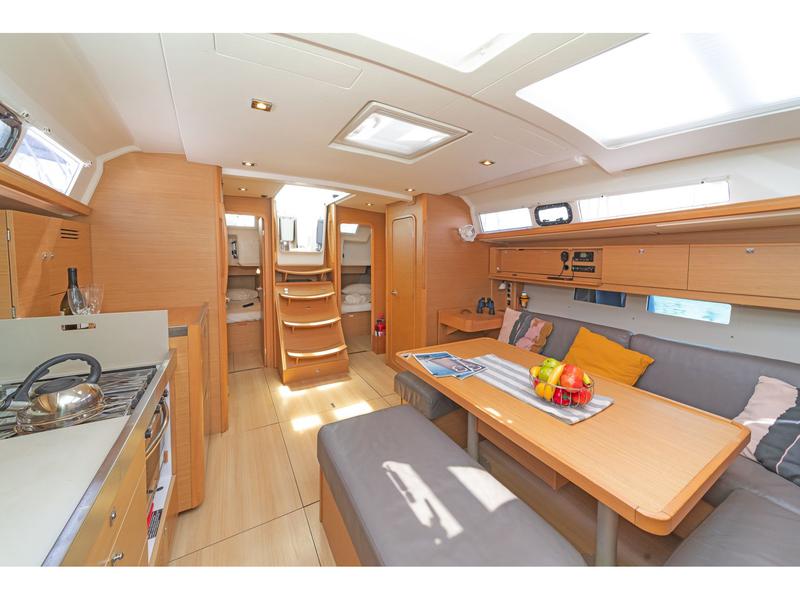 Book yachts online - sailboat - Dufour 460 Grand Large - VANILLA - rent