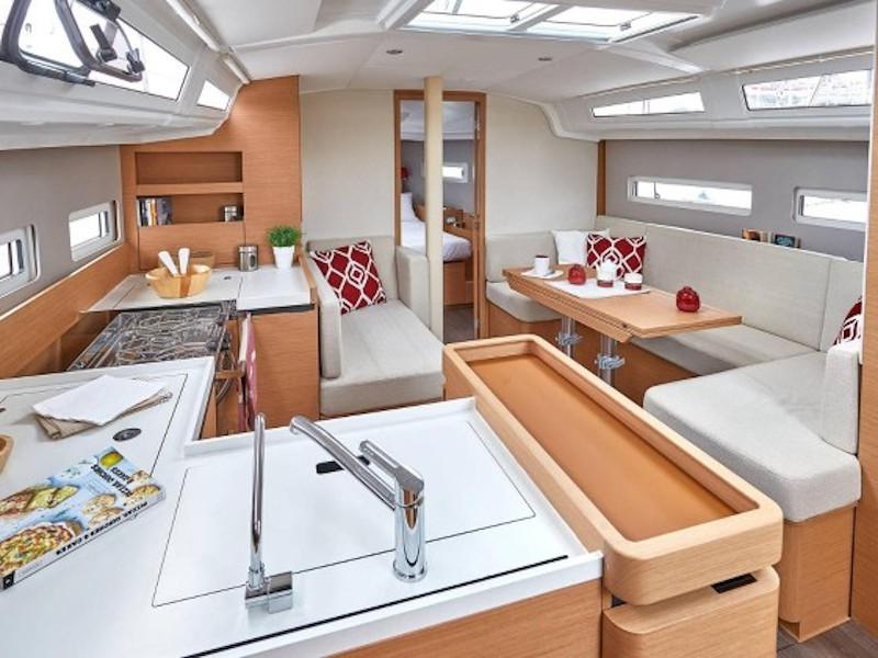 Book yachts online - sailboat - Sun Odyssey 410 - SEA WHISPER - rent