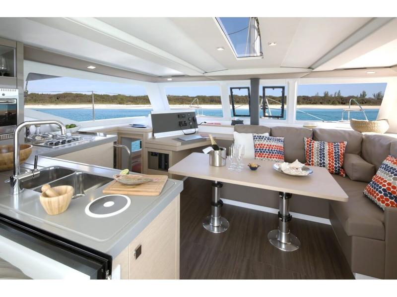 Book yachts online - catamaran - Lucia 40 AC &amp; GEN - FORTUNA - rent