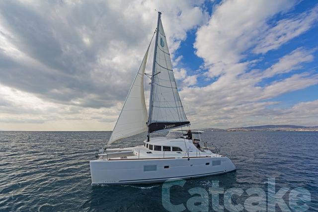 Book yachts online - catamaran - Lagoon 380 S2 - Catcake - rent