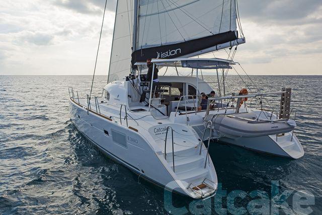 Book yachts online - catamaran - Lagoon 380 S2 - Catcake - rent