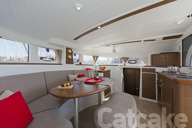 Book yachts online - catamaran - Lagoon 380 S2 - Catcake - rent