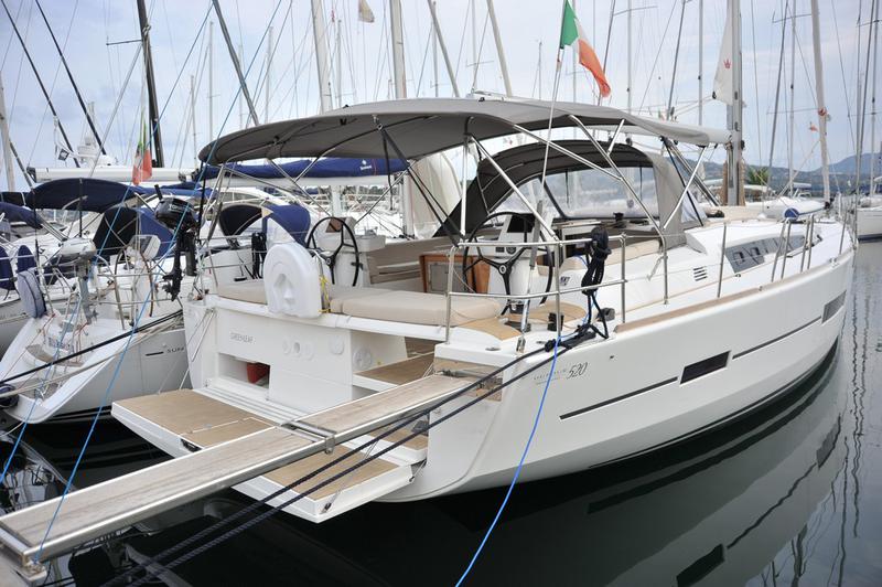 Book yachts online - sailboat - Dufour 520 GL - Greenleaf - rent