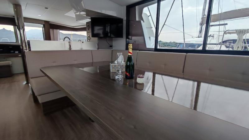 Book yachts online - catamaran - Bali 4.8 - Physeter - rent