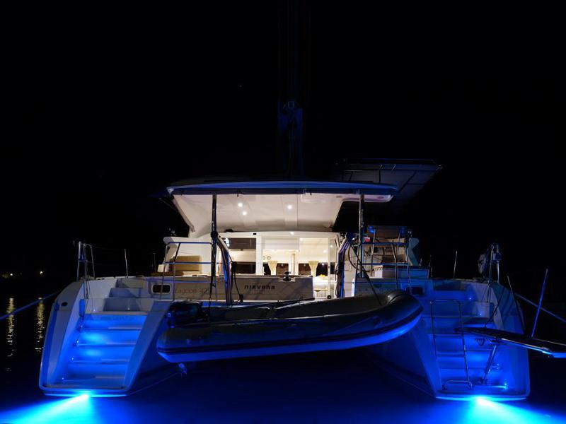 Book yachts online - catamaran - Lagoon 421 - Nirvana AC Watermaker Gen + elegant pack refit 2022 - rent