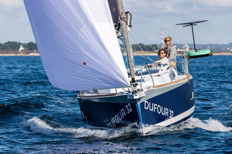 Book yachts online - sailboat - Dufour 32 - NEW 2023 - rent