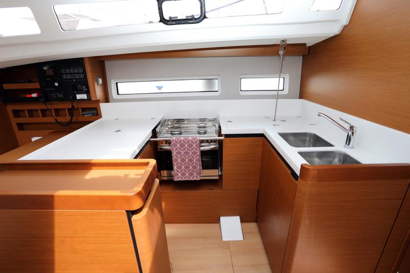 Book yachts online - sailboat - Sun Odyssey 440 - Big Kiss - rent