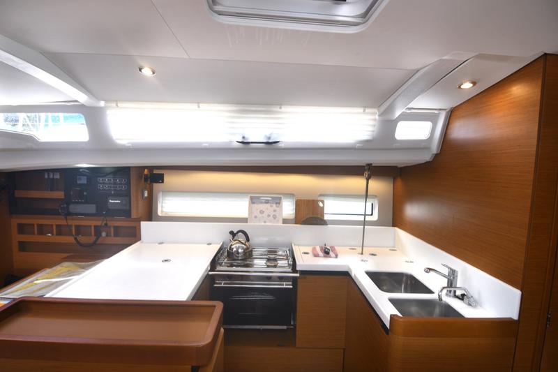 Book yachts online - sailboat - Sun Odyssey 440 - Signum Alfa - rent