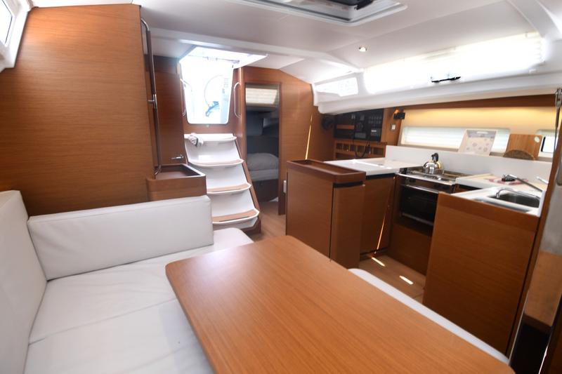 Book yachts online - sailboat - Sun Odyssey 440 - Signum Alfa - rent