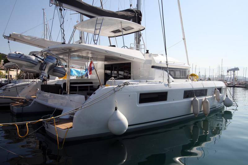 Book yachts online - catamaran - Lagoon 50 - Princess Claire - rent