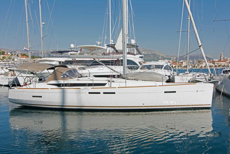 Book yachts online - sailboat - Sun Odyssey 440 - Tanpopo - rent