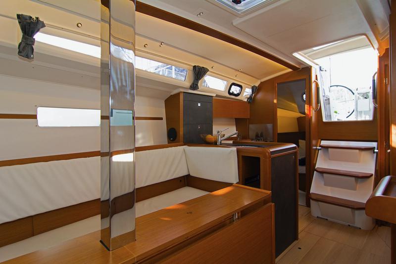 Book yachts online - sailboat - Sun Odyssey 349 - Cha-Cha - rent