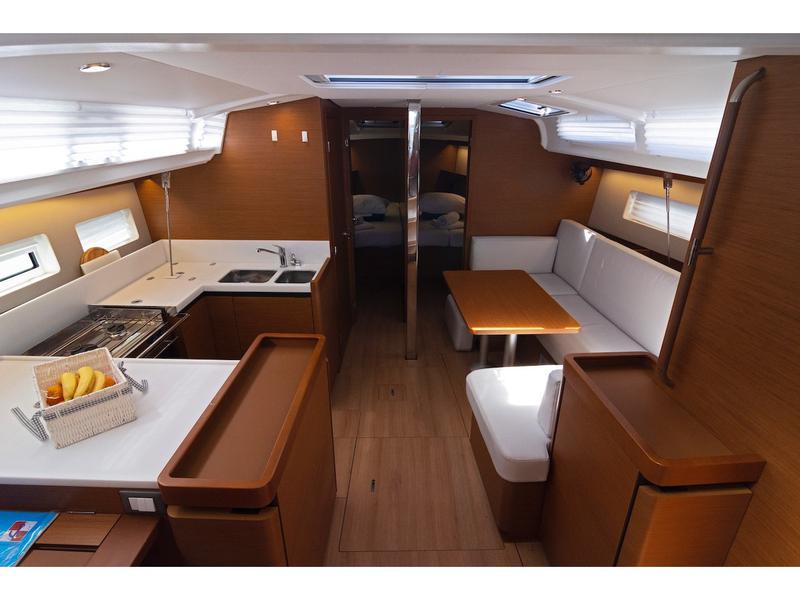 Book yachts online - sailboat - Sun Odyssey 440 - Sun Kiss - rent