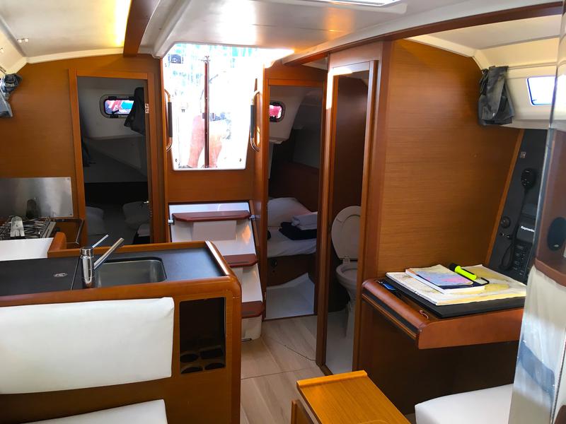 Book yachts online - sailboat - Sun Odyssey 349 - Lydia - rent