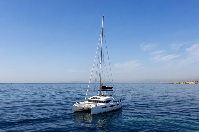 Book yachts online - catamaran - Lagoon 50 - For Sail Too - Skippered - rent