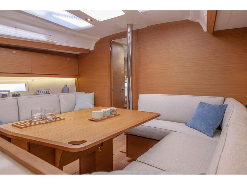 Book yachts online - sailboat - Dufour 390 - Theodora - rent