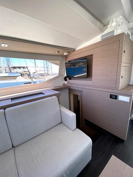 Book yachts online - catamaran - Astréa 42 - Ion - rent