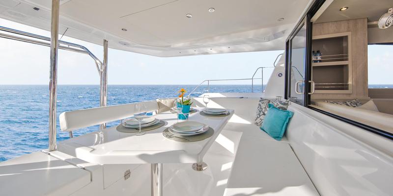 Book yachts online - powercatamaran - Leopard 434 PC - Aquaholic - rent