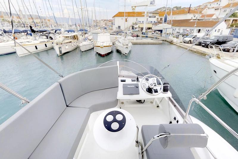 Book yachts online - motorboat - Beneteau Swift Trawler 30 - Odysseus - rent